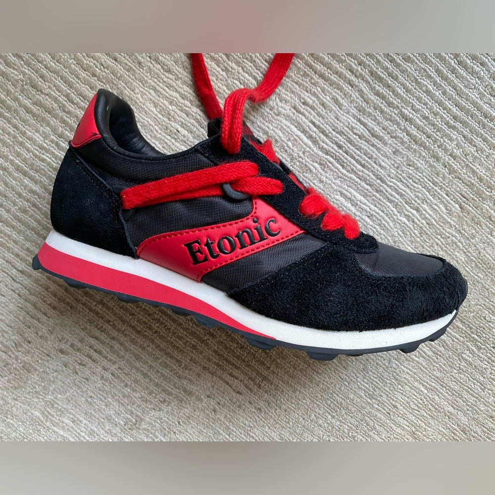 Beautiful Etonic Eclipse KM dneakers